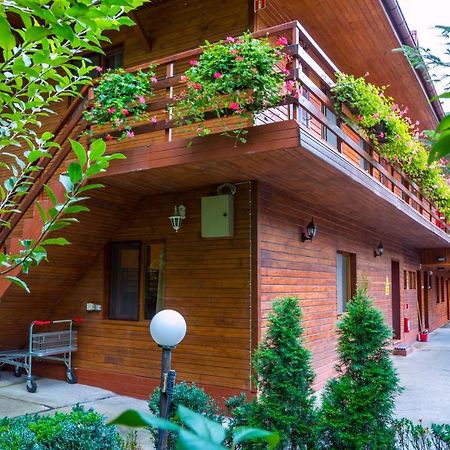 Pensiunea Casa Verde Bucuresti Екстер'єр фото