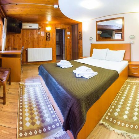 Pensiunea Casa Verde Bucuresti Екстер'єр фото